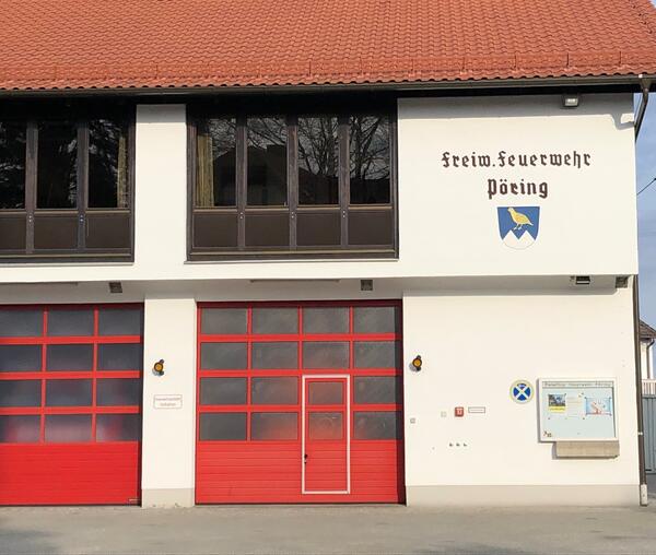 Außenansicht des Feuerwehrhauses in Pöring
